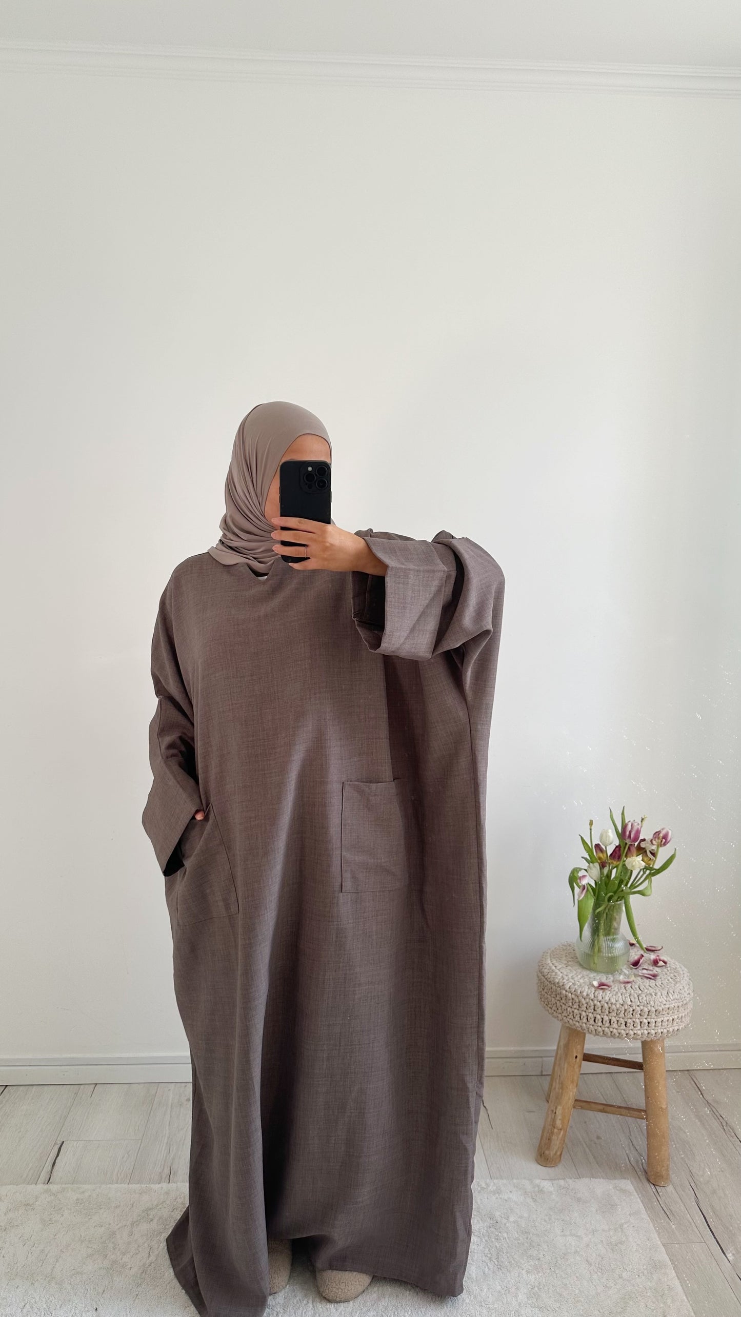 Abaya Tesnym