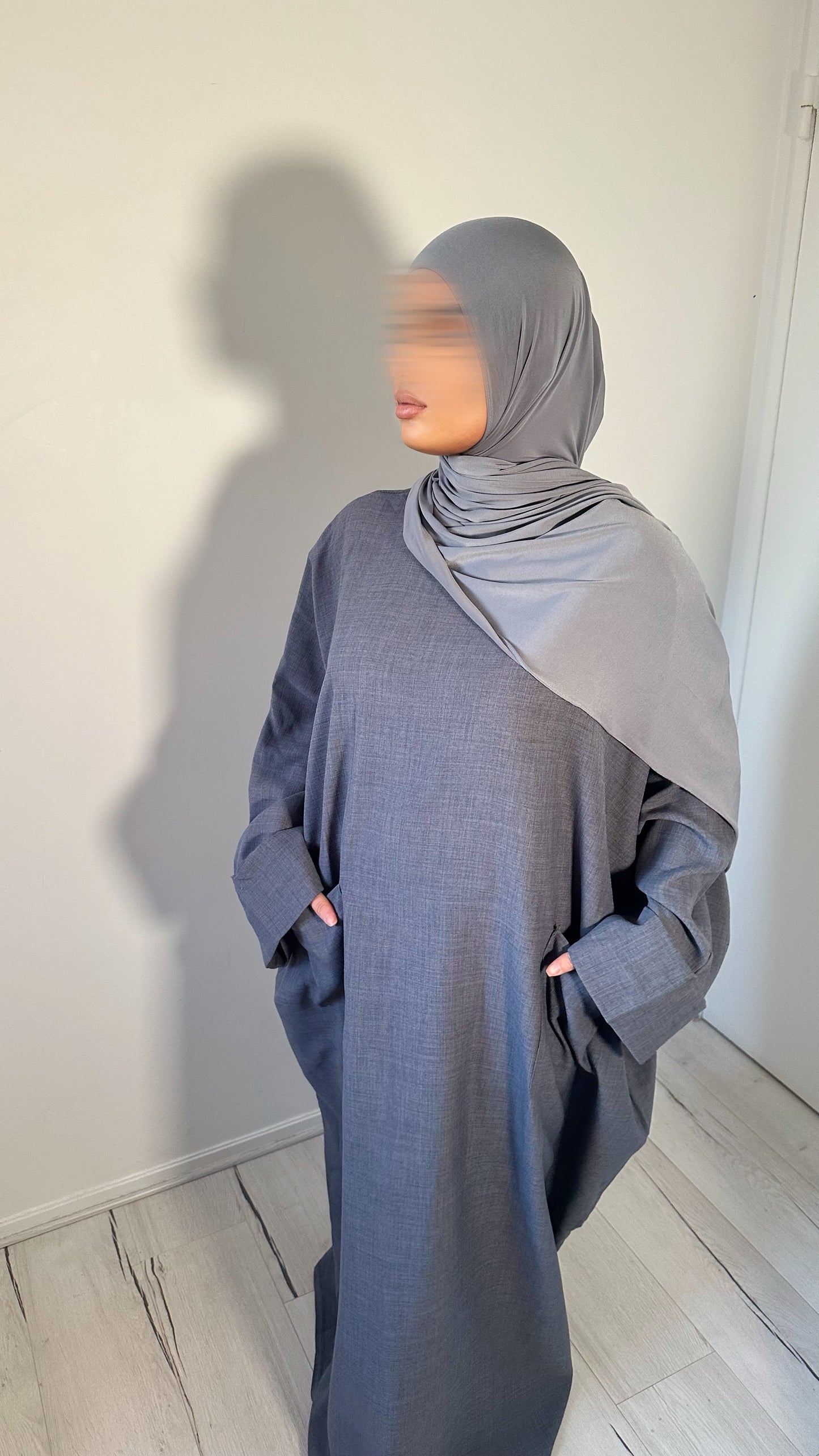 Abaya Tesnym
