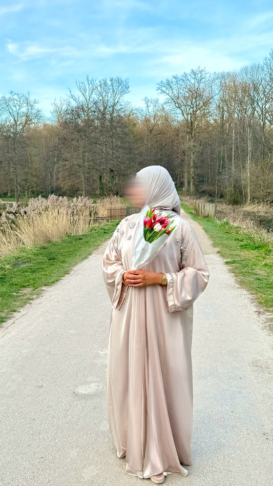 Abaya Amira