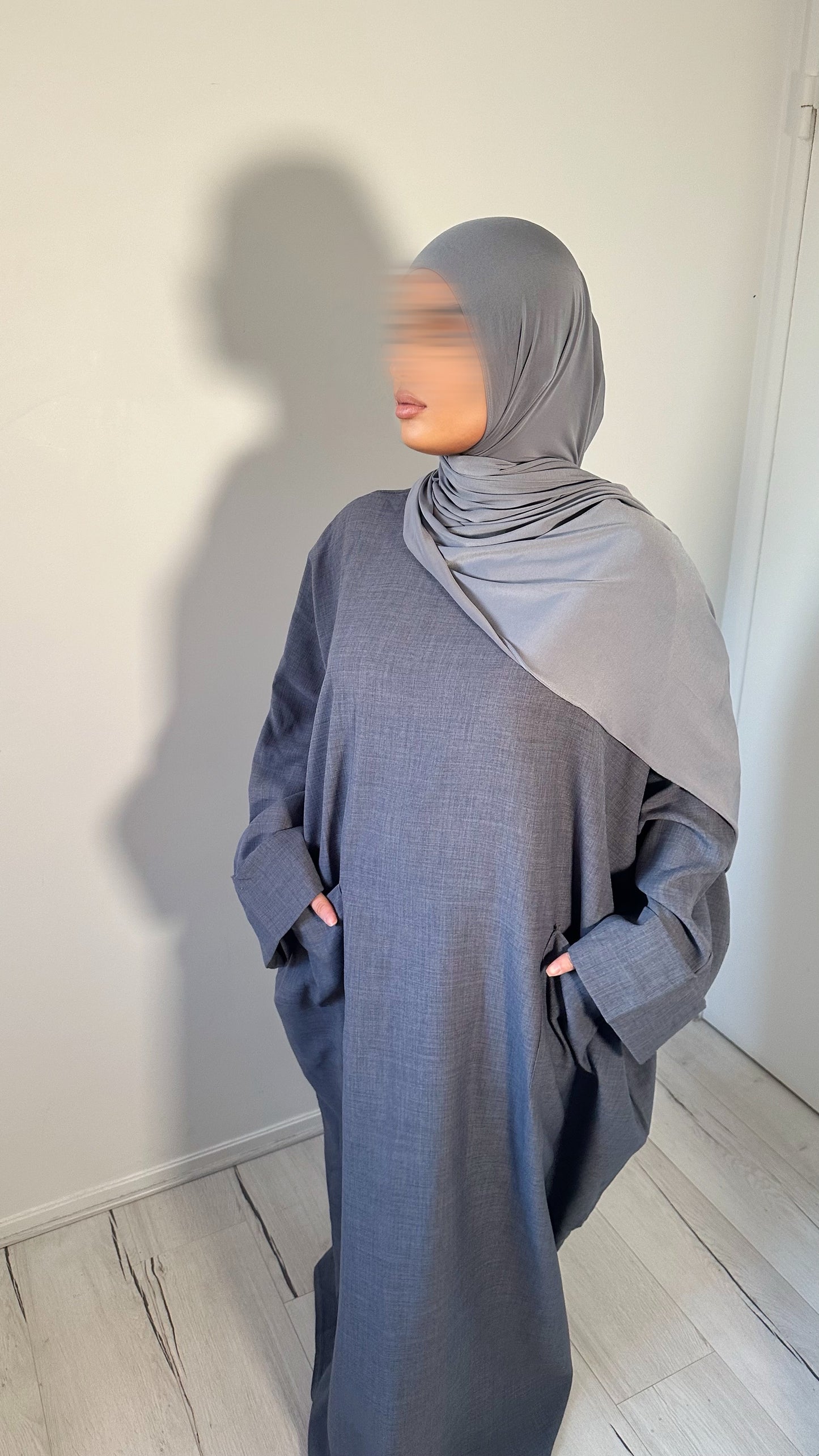 Abaya Tesnym grise